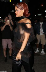 rihanna fap titten nackt nipples Photo